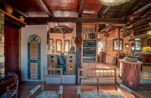 Rustic Retreat - Private Pool in Nature's Embrace - Photo 11