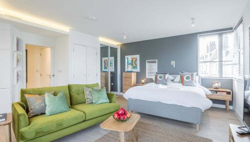 Superb Central Apt River Views & Parking - Photo 3