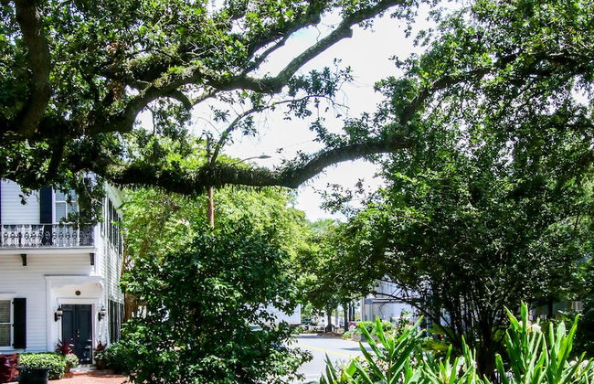 The Irish Bar near Bay Historic Savannah - Photo 67