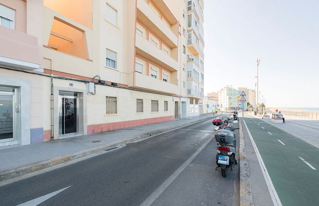 Velbar in Cadiz With 3 Bedrooms and 1 Bathrooms - Foto 23