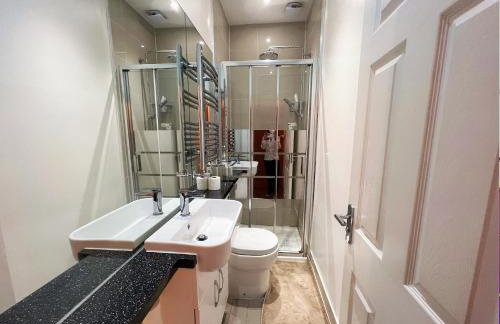 Lovely 2 Bedroom Garden Flat in London - Foto 16