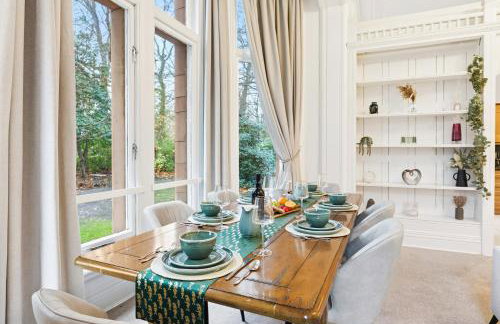 Luxe Victorian Spacious Home Sefton Park with Parking - Foto 36
