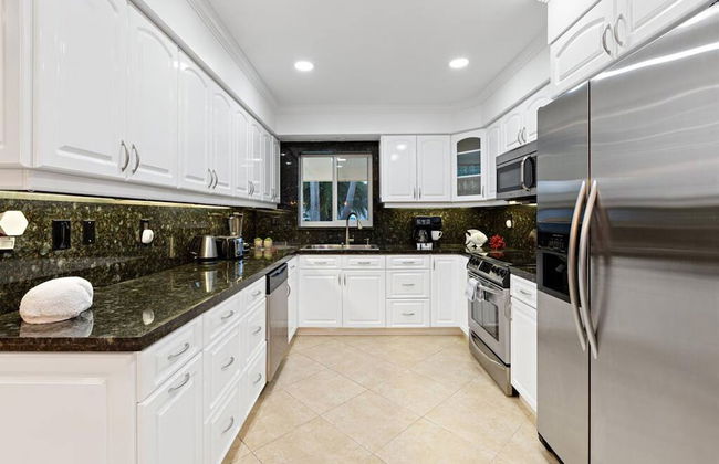 Walking Distance to the Beach 3Br House With Pool - Foto 25