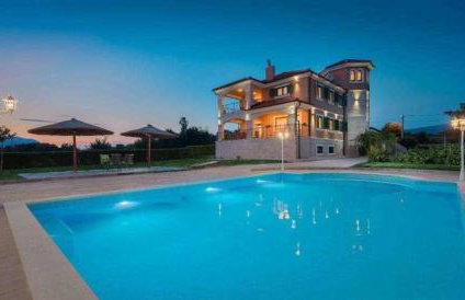 5-Bed Villa with Pool, Jacuzzi & Padel Court - Foto 27