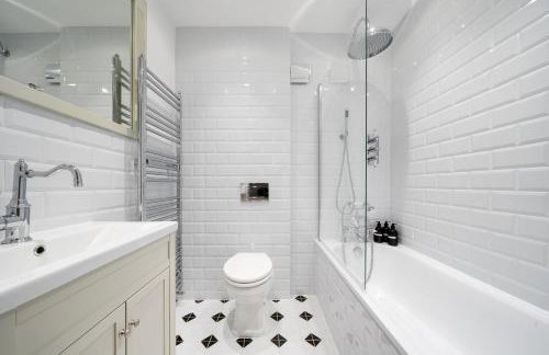 Idyllic Waterside Cottage in Mid Devon - Photo 8