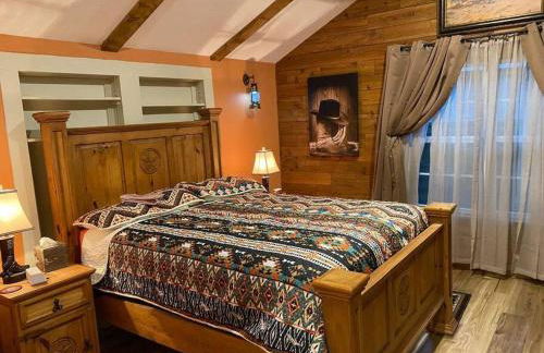 Stockyards-Walk 1 Block to StockYards-Cowboy Cabin - Photo 29