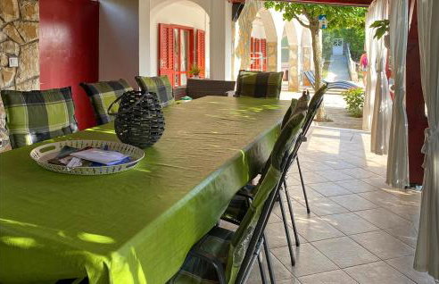 Amazing Home In Starigrad With Wifi - Foto 11