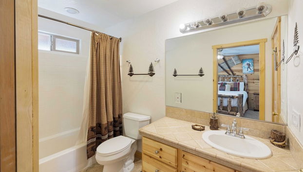 Alpine Whisper by Avantstay Deck & Pool Table - Foto 4, Interior