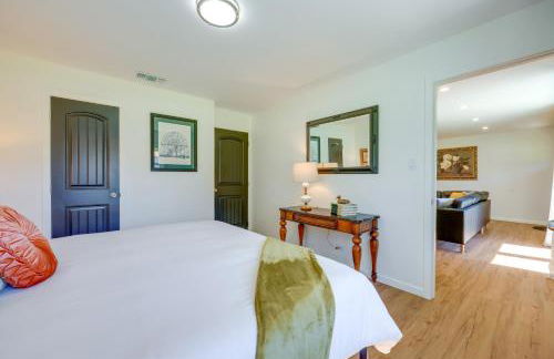 BBQ Ready and Fire Pit Chic Johnson City Home - Foto 18