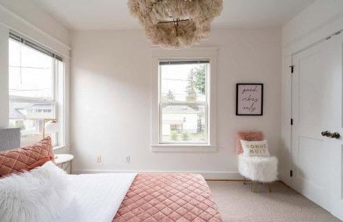 The Bohemian Spirit - Live Music, Eateries & Bars - Foto 13