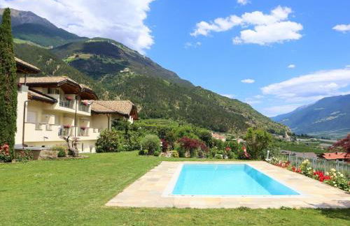 Apartment in Goldrain with Pool & Mountain Views - Foto 9
