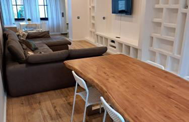 Tolstov House - 5 Room House with Terrace - 35 Min to Messe DUS - Foto 17