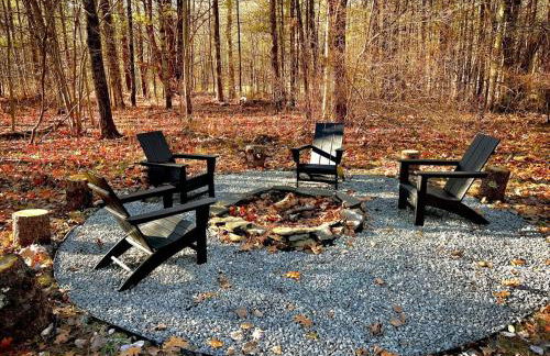 Modern A-Frame Cabin with Loft, Firepit and Grill - Foto 19