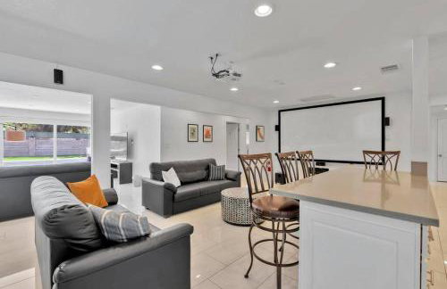 New cheerful villa, Pool, Spa, Mini Golf, Game room, Fire pit next to Disneyland - Foto 29