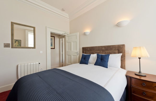 Henrietta Suites City Centre - Photo 32