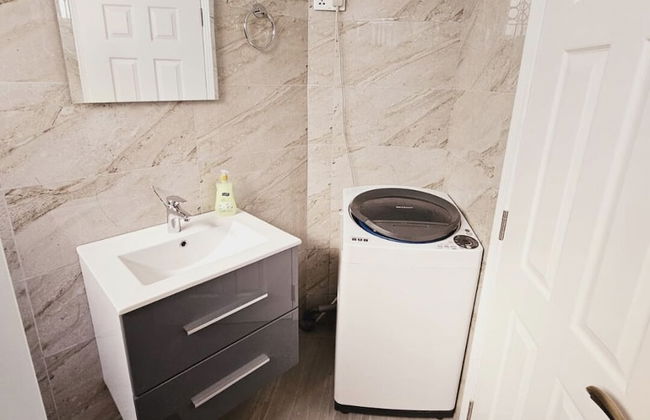 Captivating 3-bed Apartment in Flic en Flac - Photo 14