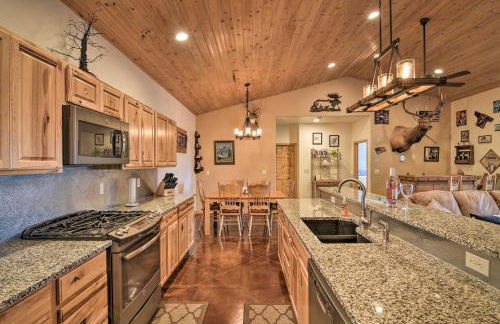 Stunning Home with Fire Pit, 11 Mi to Mt Yale! - Foto 12