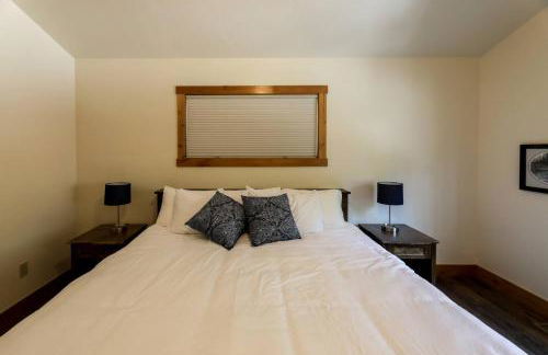 Luxury Townhome in Exclusive Eagle Bend - Photo 41