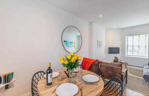 Spacious 2-Bed Flat with Panoramic Views - Foto 23