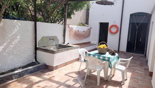 Typical house in a Sicilian village - Foto 1