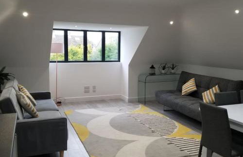 Orchid Lodge - Two Bed Generous Flat - Parking, Netflix, WIFI - Close to Blenheim Palace & Oxford - F4 - Photo 31