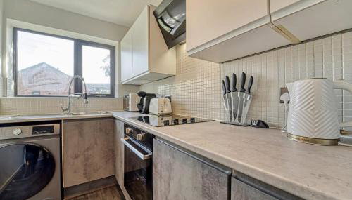 Modern 1BR Apt Netflix, Parking, M6 Access - Foto 3