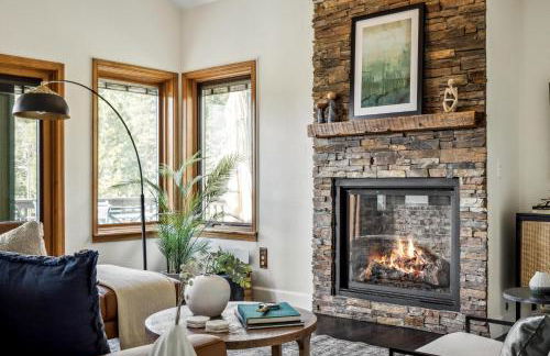 Hot Tub - Scenic Views - Spacious Deck - Game Room - Foto 10