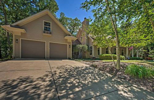 Luxury Family Home with Deck, Swim Spa and Grill! - Foto 40