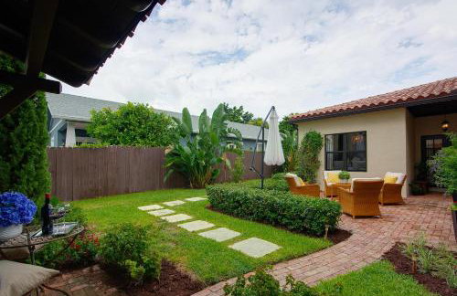 Elegant 4BR Home Guest House Private Yard - Foto 66