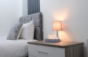 Modernized Three Bedroom House near City Stadium, Attractions, City Centre - Sky n Netflix - Convenient Transport - Foto 12