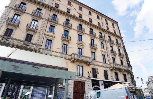 Cadorna Prestigious Apartment - Modern Architecture in front of the Station - Photo 25