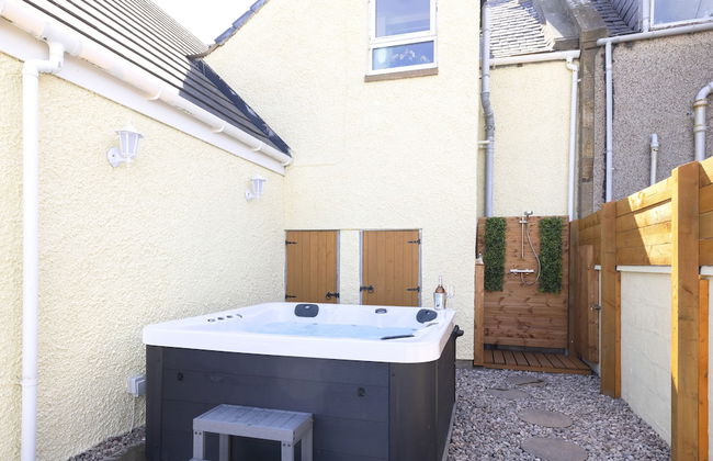 JOIVY Aurora House - 4 Bed With Hot Tub And Sea View - Foto 37