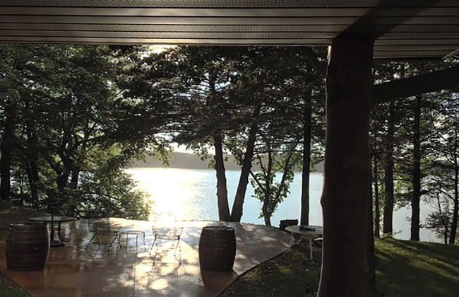 Lakefront Hideaway - Foto 26