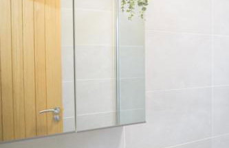 Silver Pines - 2BR - King Bed - 6 Guests - Wi-Fi - Free Parking - Foto 18