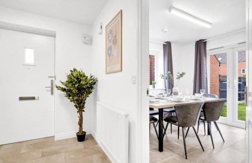 Contractors Retreat 3 bedroom house, sleeps up to 7, free parking - Foto 25