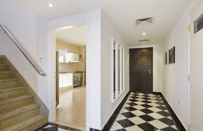 Bespoke Residences - Waikiki Townhouses - Photo 28