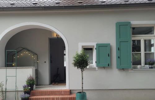 Kutscherhaus mit 2 Schlafzimmer im Zentrum von Senftenberg - Foto 1