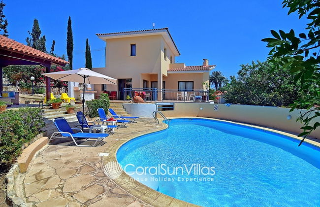 Large Pool & Garden, Billiard, Peaceful Area, Near to the Sea, Coral Bay Paphos - Foto 37