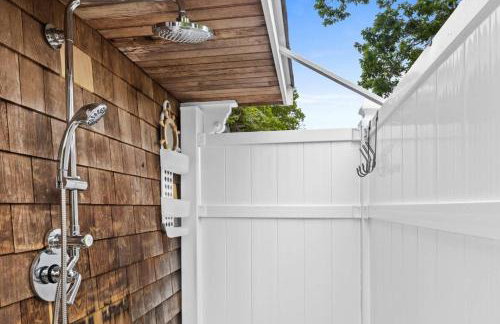 A Wave from it All: Swift's Beach Wareham - Foto 22