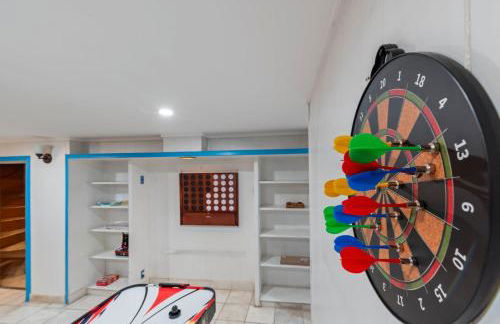 Oversized Family Beach Block Duplex with Game Room - Foto 53