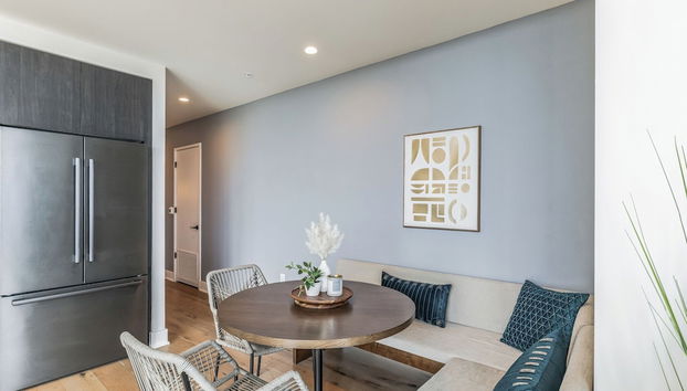 High Rise Luxury Condo With Lake & City Views - Foto 4, Refeições no quarto