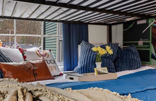 Bourbon-themed home w arcade & hot tub for groups - Foto 71