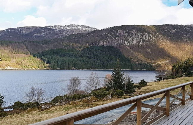 8 Person Holiday Home in Svelgen - Foto 31