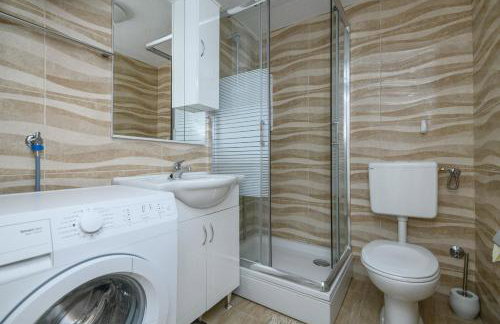 Apartment MARIO - veliki stan za odmor - terasa- vrt - bazen - pogled more, izoliran - Photo 30