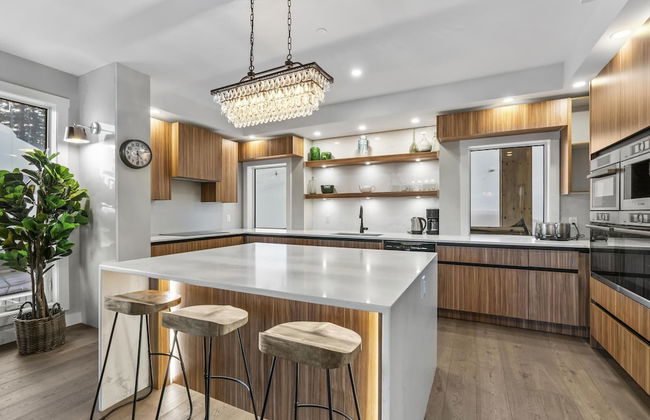 Chalet Monashee-brand New High End W/amazing Views - Photo 11