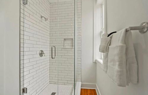 Remodeled Historic 1800s Carriage House, The Castle Garden, Colonial Modern Mansion - Foto 36