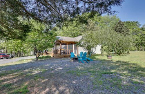 Guntersville Lake Home with Deck and Covered Boat Slip - Foto 17