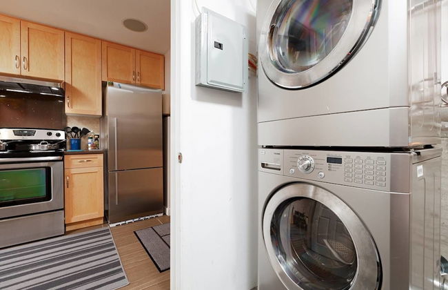 Private and Cozy Home in Kerrisdale - Photo 9