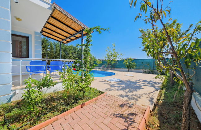 Talia deniz manzaralı 4 odalı lüks Villa - Foto 32