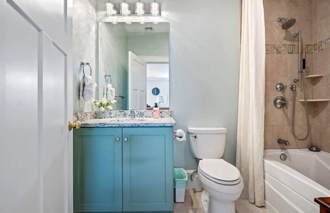 Golf-front Personal Arcade Hot tub Outdoor Kitchen - Photo 24